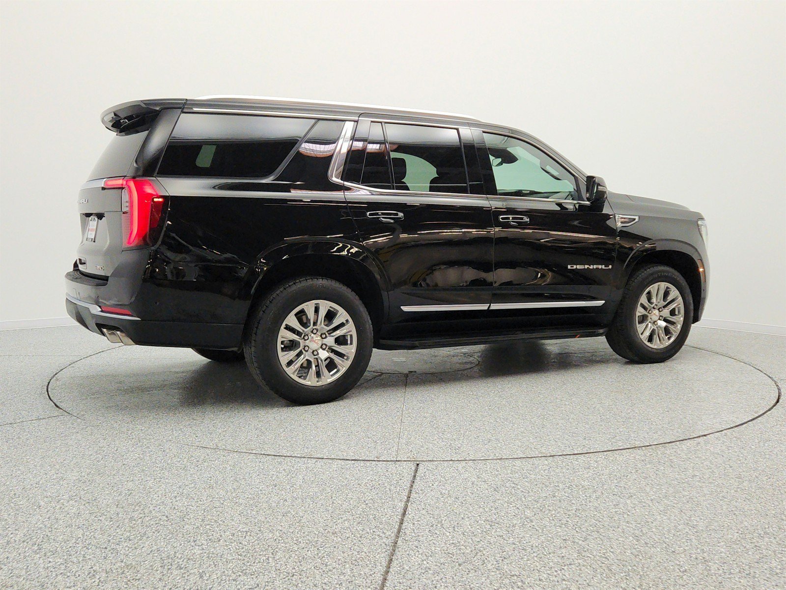 Used 2025 GMC Yukon Denali AWD/4WD image 5