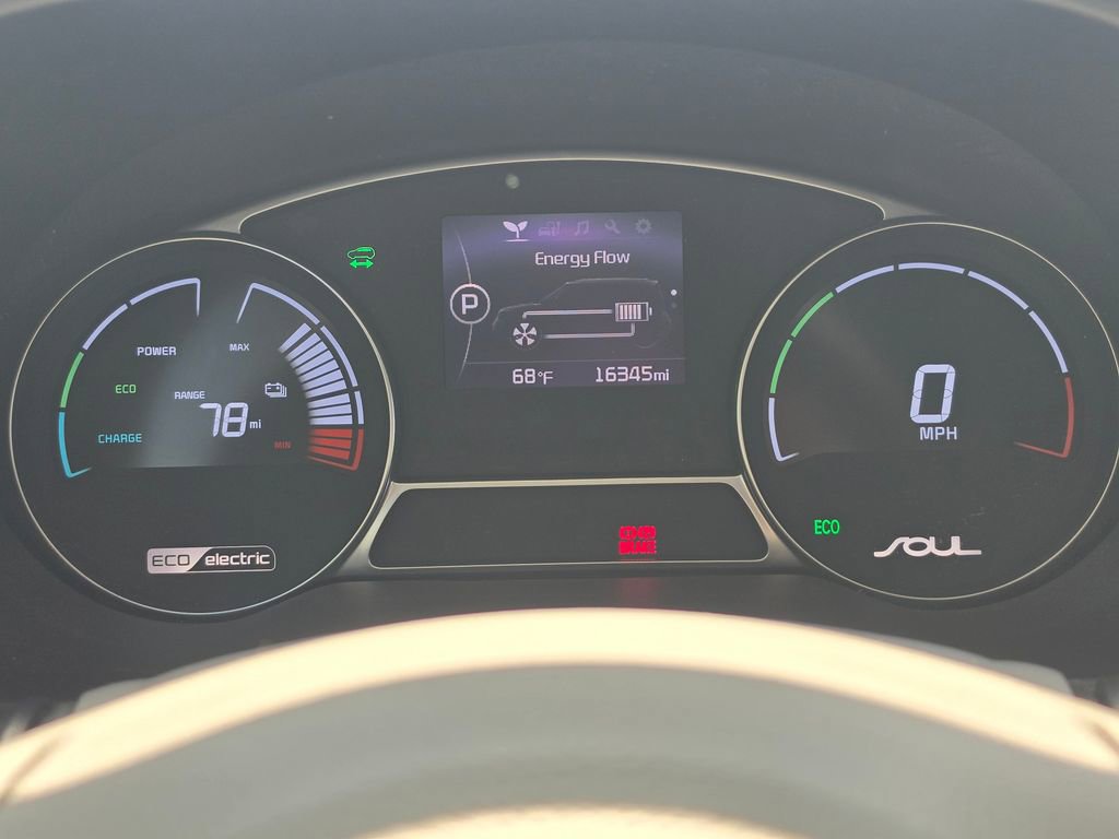 Used 2018 Kia Soul EV + w/ Sun & Fun Package FWD image 26