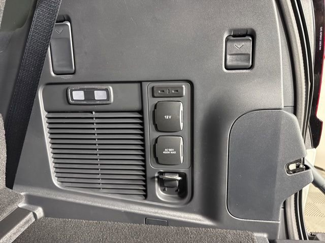 New 2025 Ford Expedition Active image 27