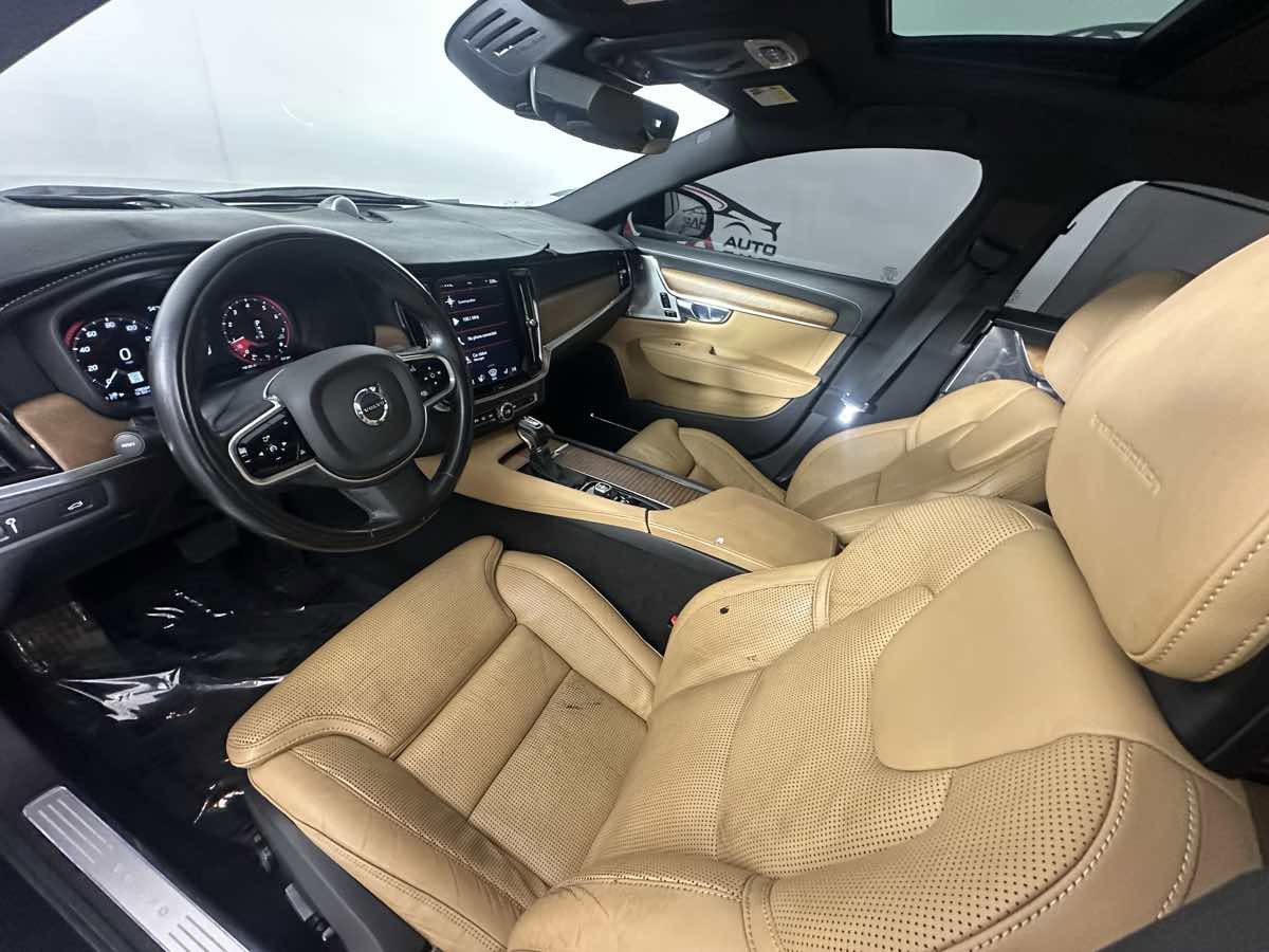 Used 2017 Volvo S90 T6 Inscription w/ Vision Package image 23