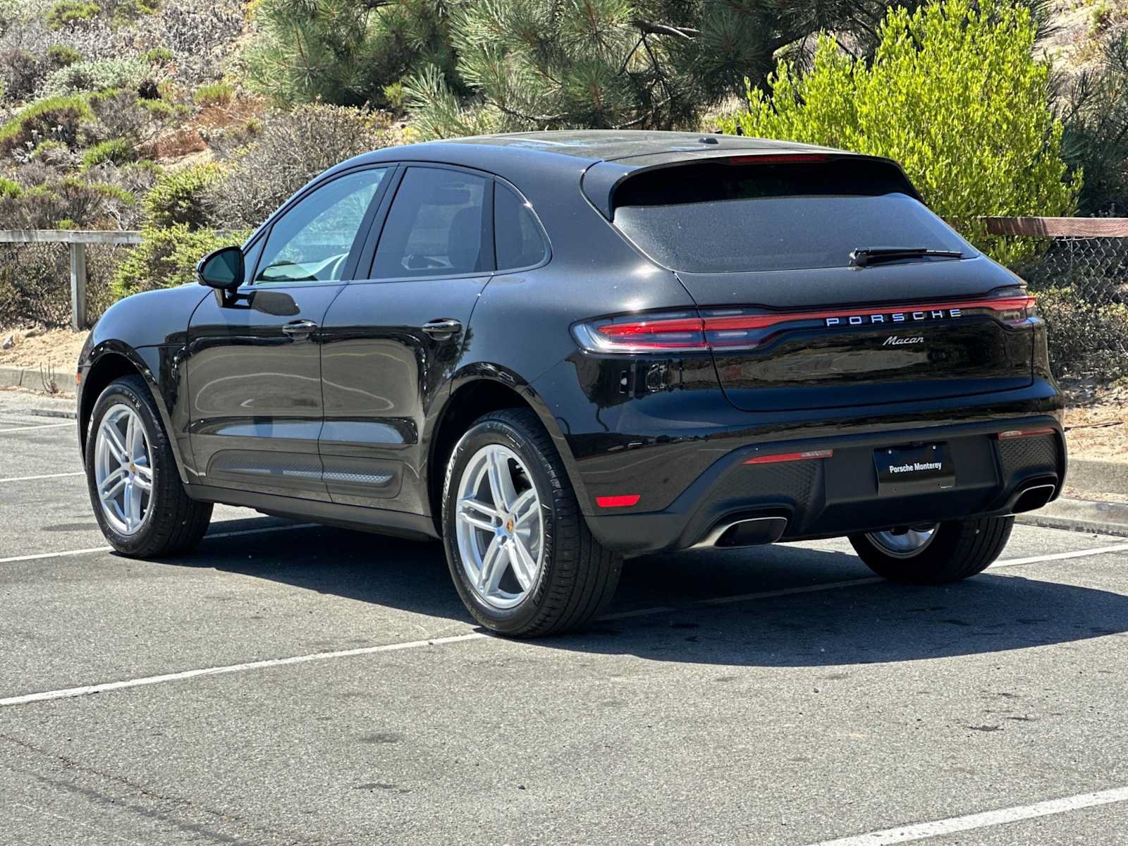 New 2025 Porsche Macan AWD/4WD image 3