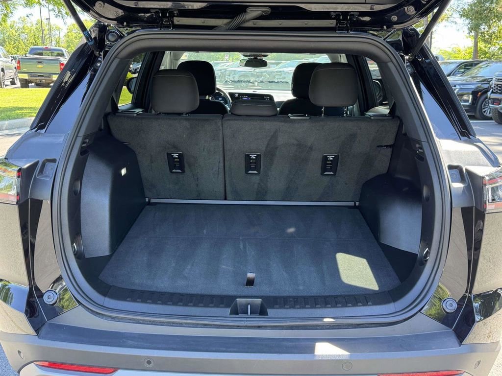 Used 2026 Chevrolet Equinox LT FWD image 17