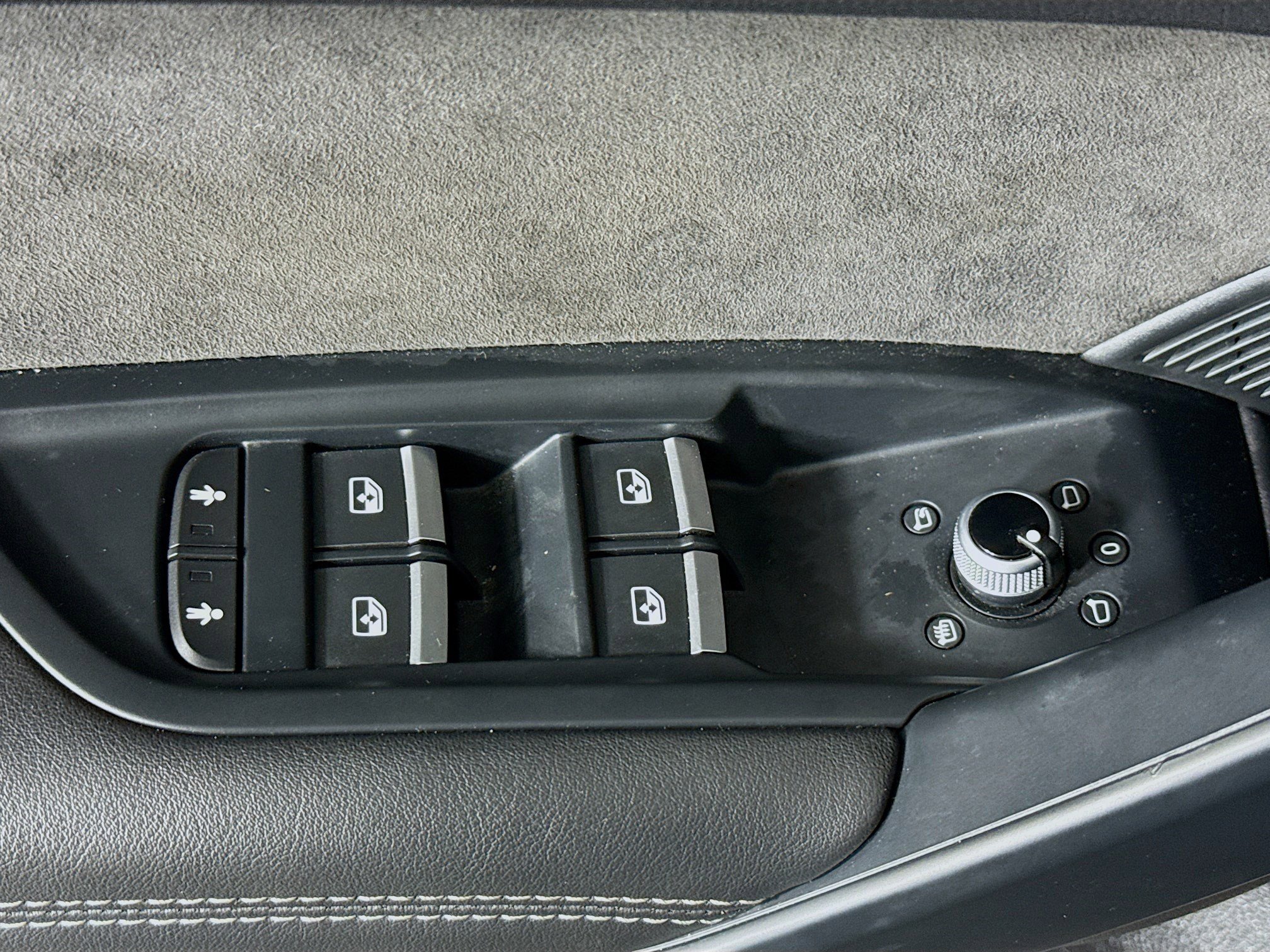 Used 2020 Audi SQ5 Premium Plus w/ Premium Plus Package image 24