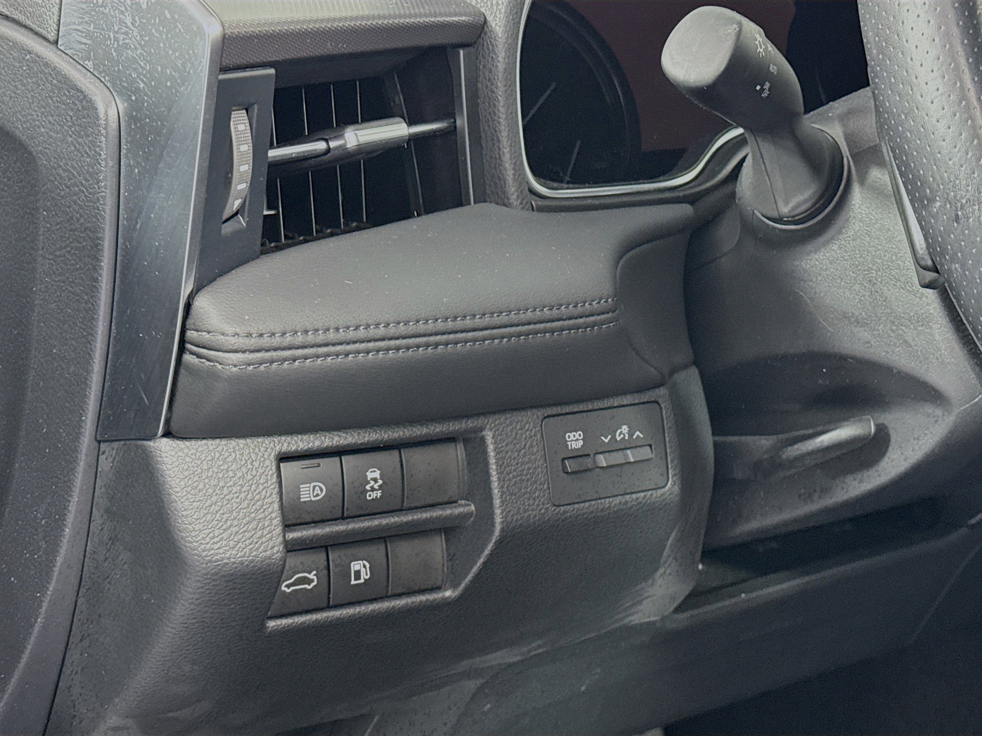 Used 2019 Toyota Avalon XSE image 10