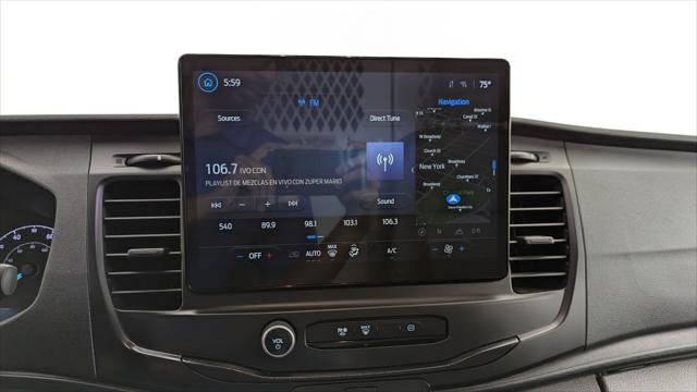 Used 2022 Ford E-Transit Medium Roof image 23