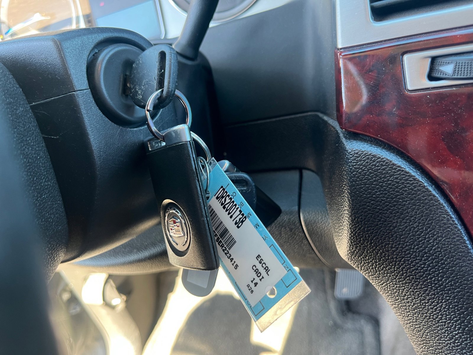 Used 2014 Cadillac Escalade Luxury image 32