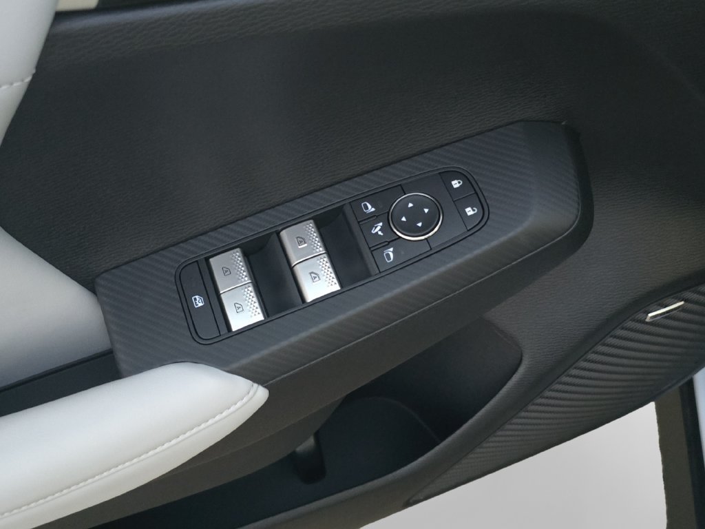 New 2026 Mitsubishi Outlander SE AWD/4WD image 14
