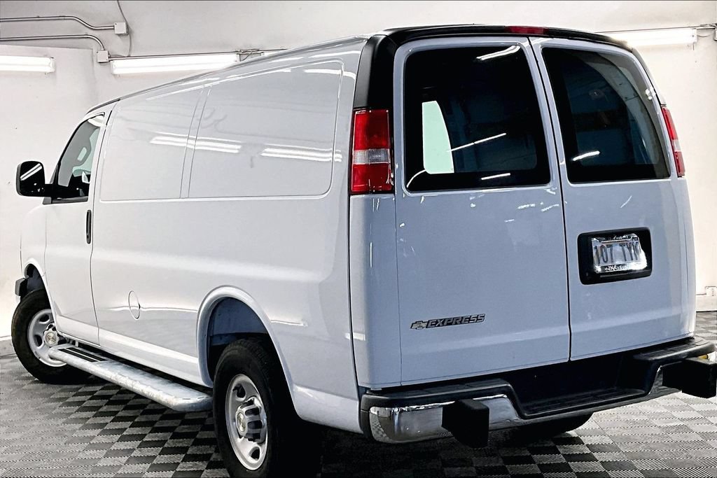Used 2025 Chevrolet Express 2500 w/ Driver Convenience Package RWD image 10