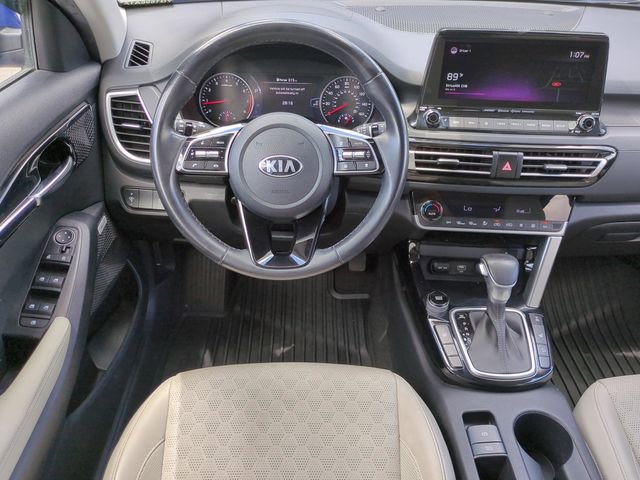 Used 2021 Kia Seltos SX w/ SX Sunroof Package AWD/4WD image 11