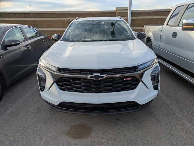 Used 2025 Chevrolet Trax RS w/ Sunroof Package image 6