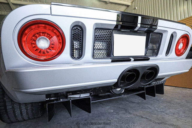 Used 2005 Ford GT RWD image 49