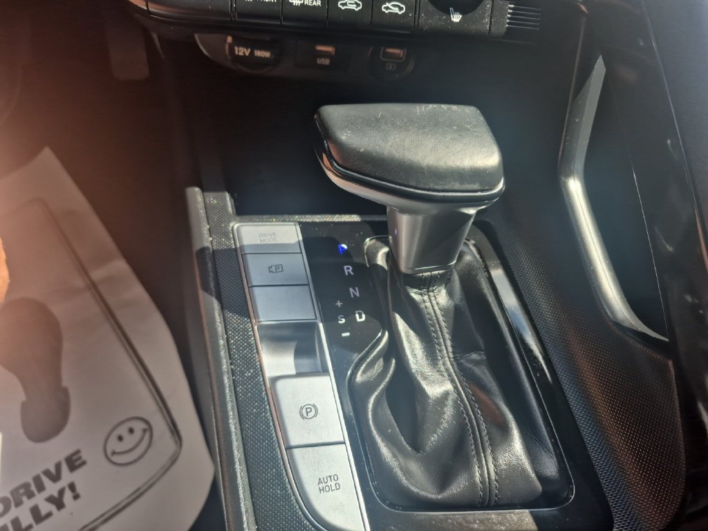 Used 2022 Hyundai Elantra Limited FWD image 22