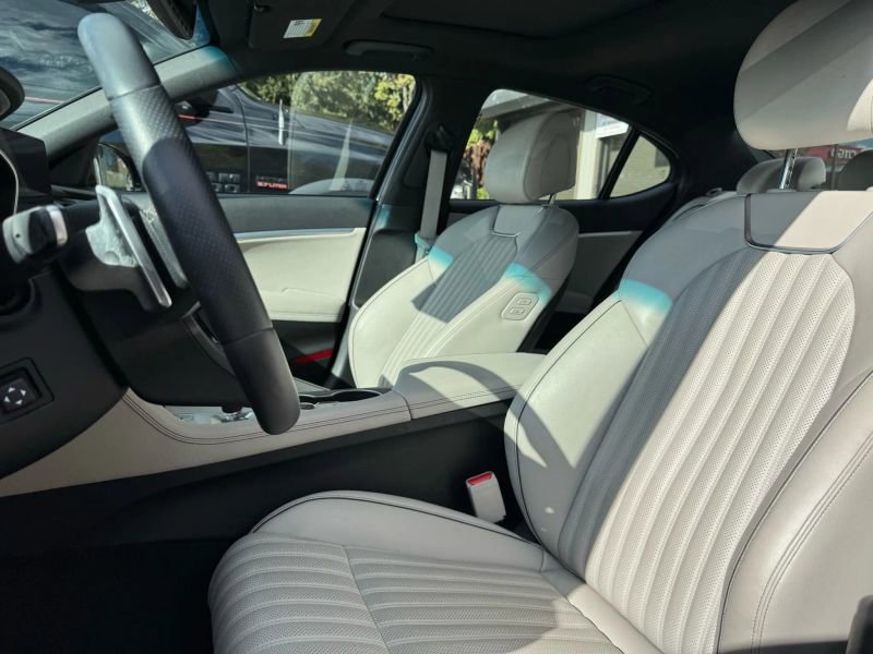 Used 2023 Genesis G70 3.3T w/ Sport Advanced Package image 15