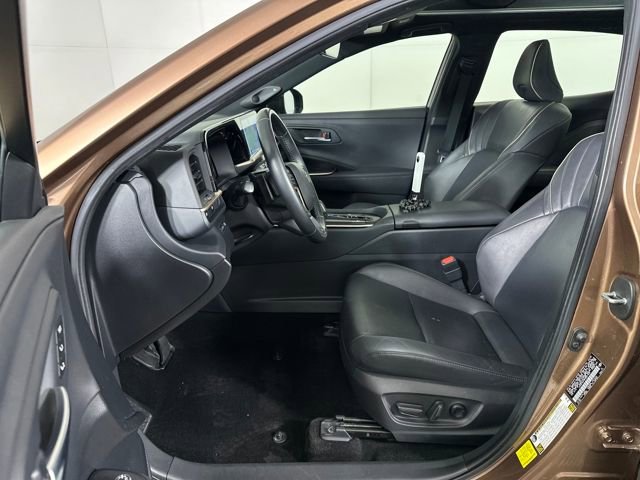 Used 2023 Toyota Crown Platinum image 11