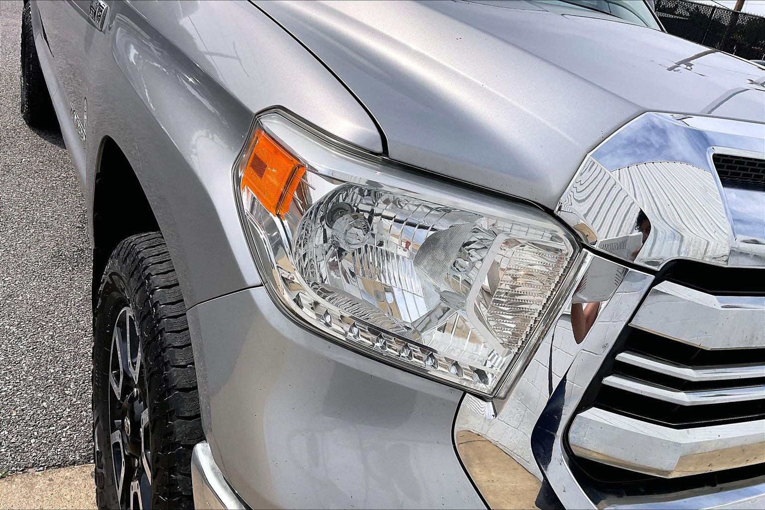 Used 2017 Toyota Tundra SR5 w/ TRD Off Road Package AWD/4WD image 32