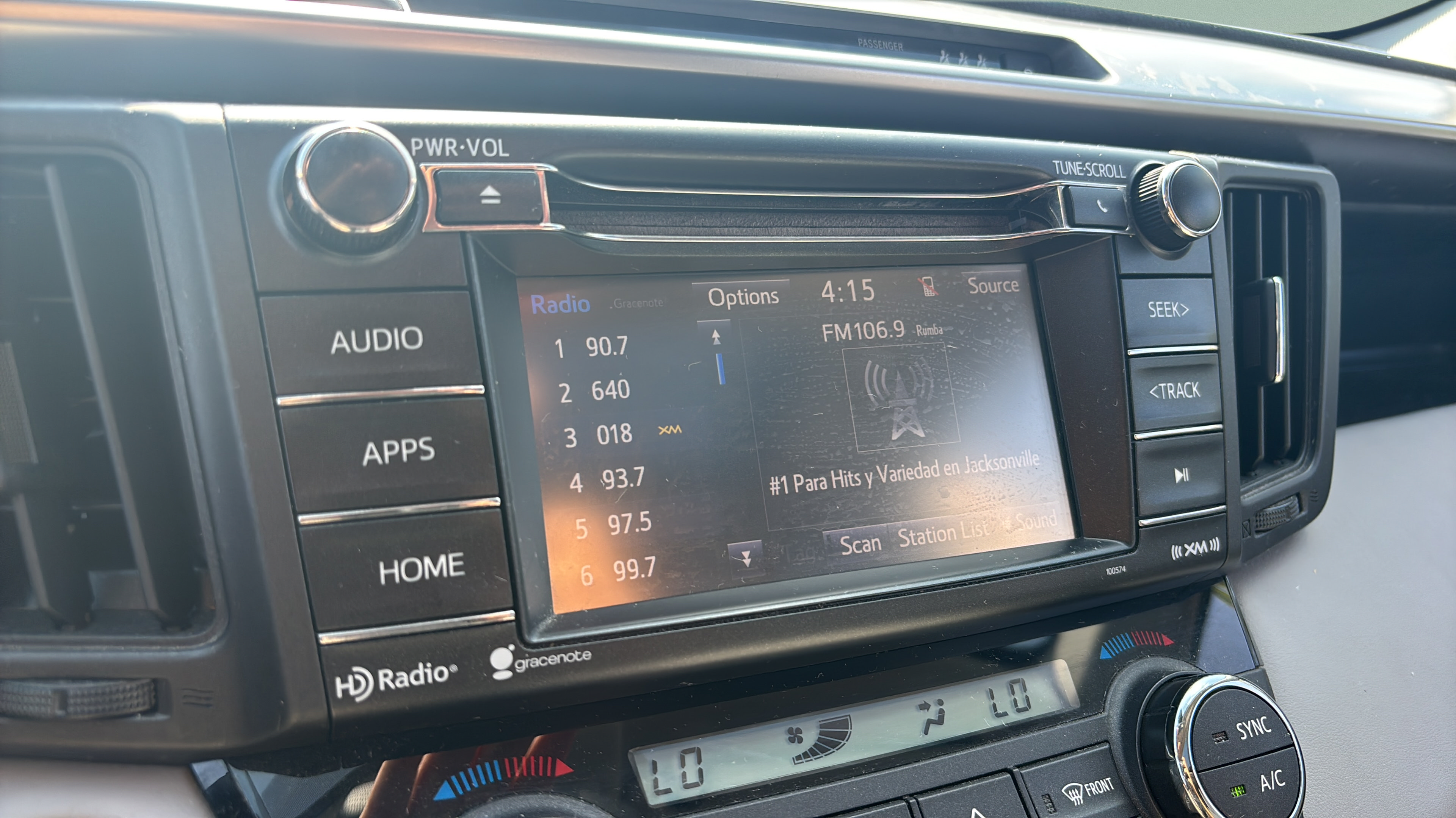 Used 2017 Toyota RAV4 XLE AWD/4WD image 20