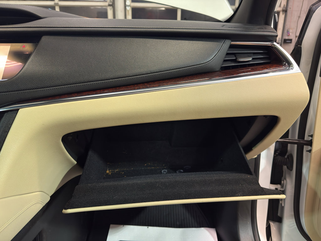 Used 2017 Cadillac XT5 Luxury w/ Driver Awareness Package AWD/4WD image 24