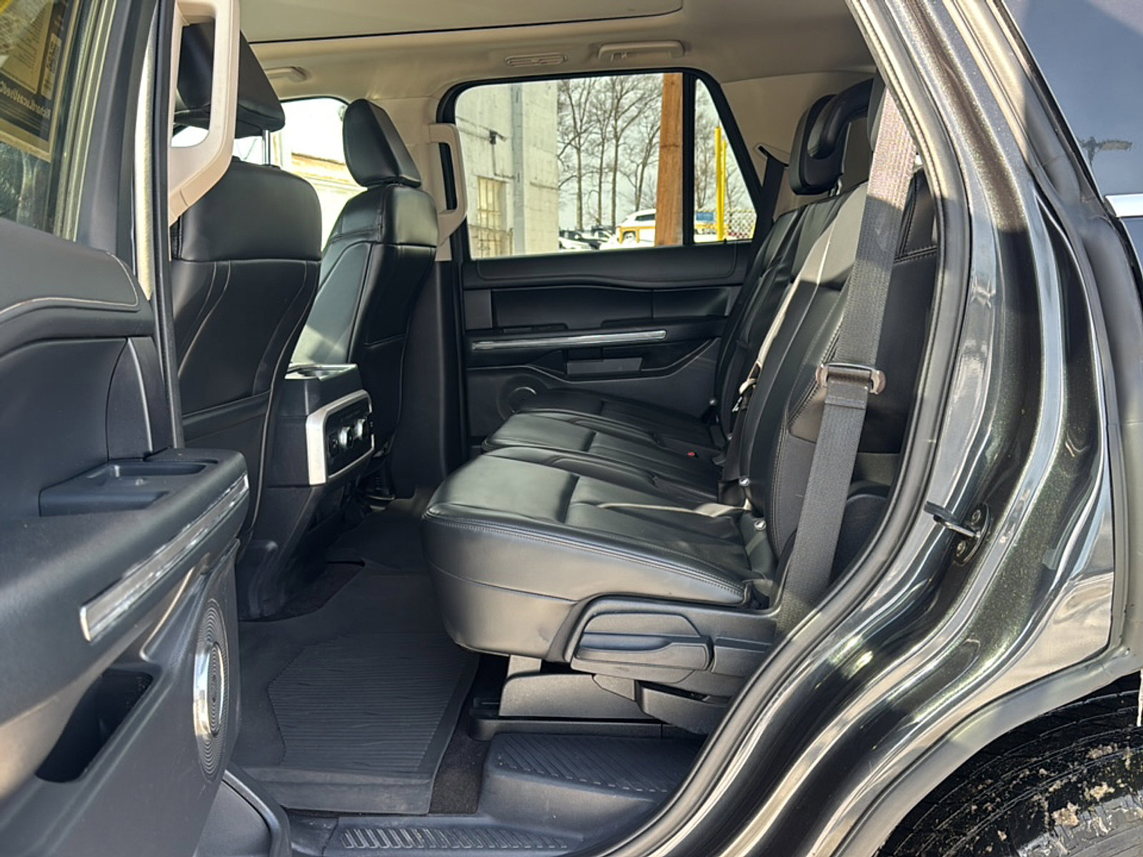 Used 2023 Ford Expedition XLT image 21