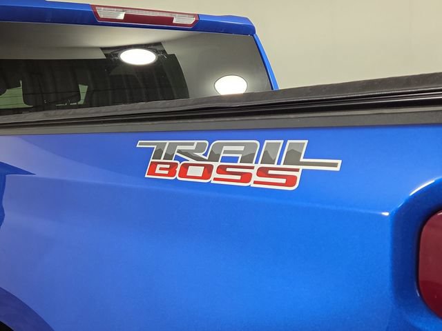 Used 2023 Chevrolet Silverado 1500 LT Trail Boss w/ LPO, Dark Essentials Package AWD/4WD image 32