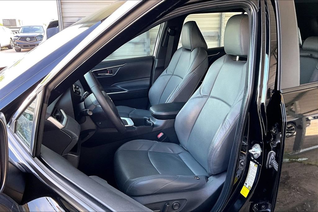 Used 2024 Toyota RAV4 SE w/ Convenience Package AWD/4WD image 36