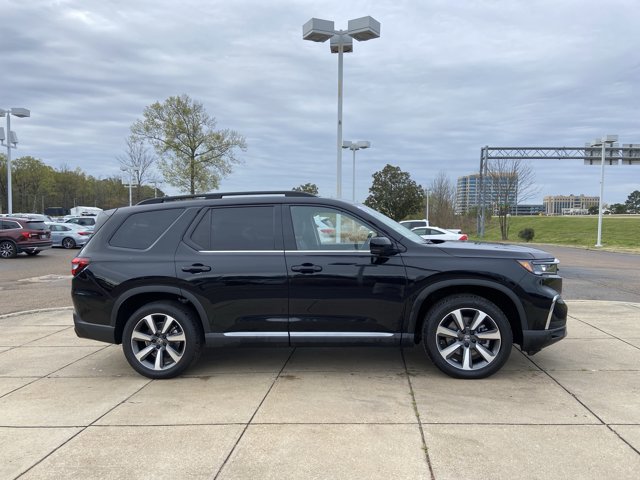 Used 2025 Honda Pilot Elite image 12