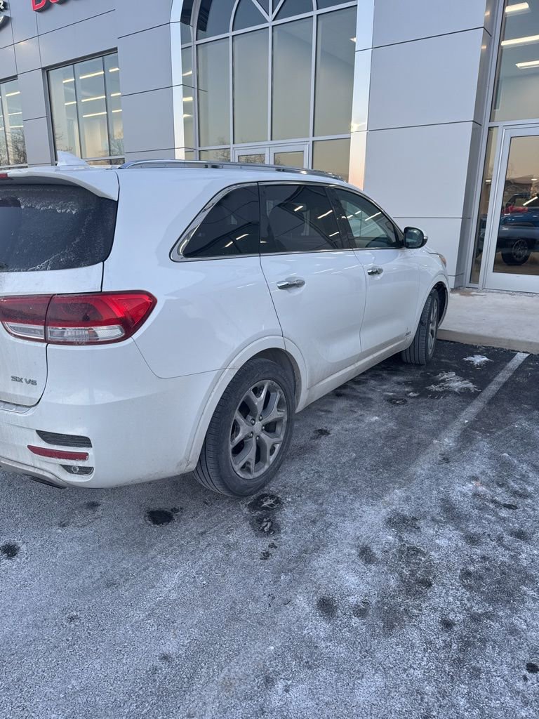 Used 2018 Kia Sorento SX image 2