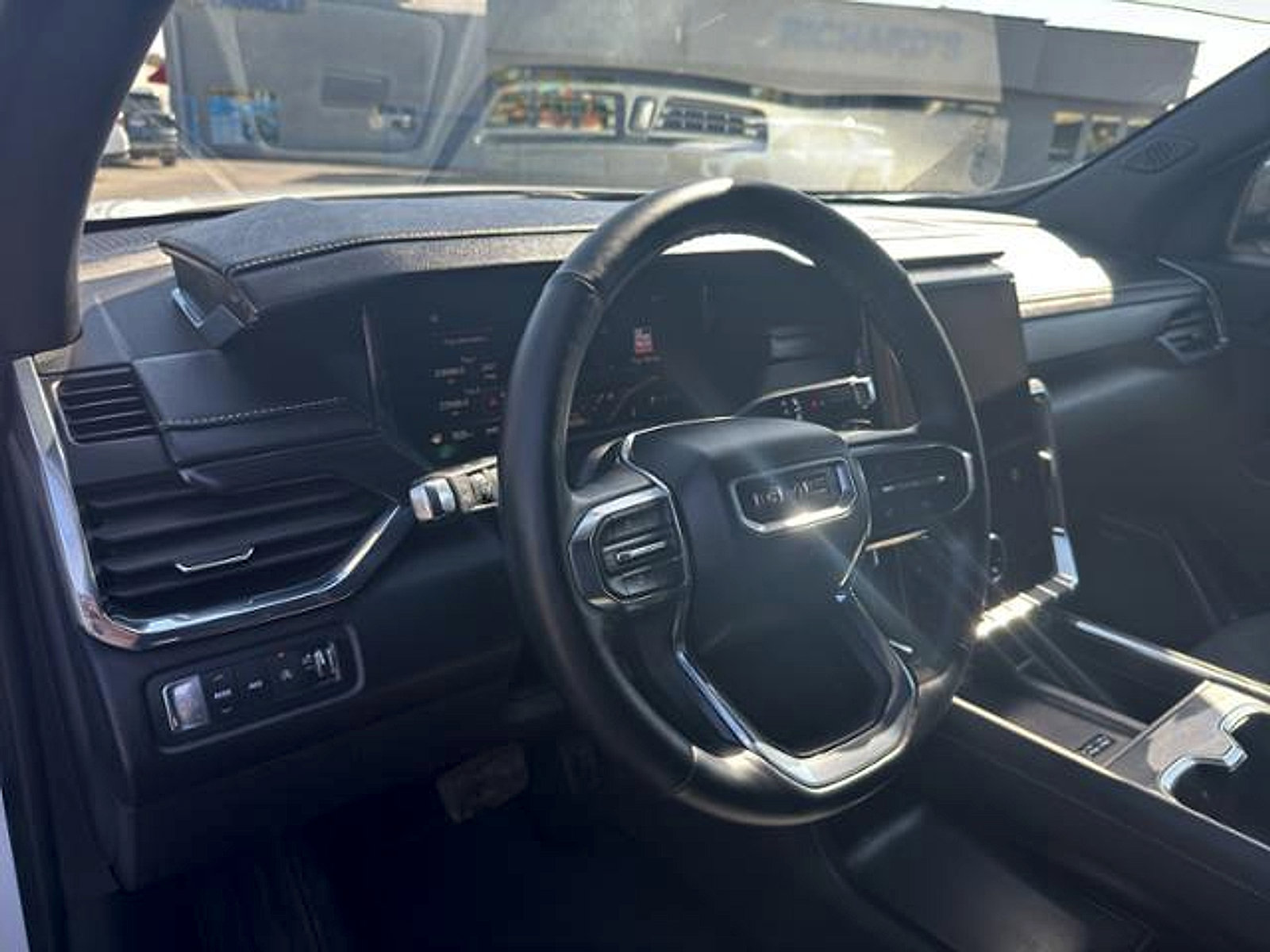Used 2025 GMC Acadia Elevation AWD/4WD image 22
