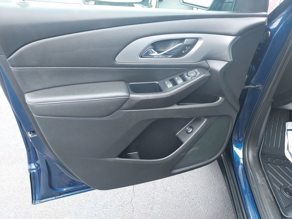 Used 2022 Chevrolet Traverse LT AWD/4WD image 12
