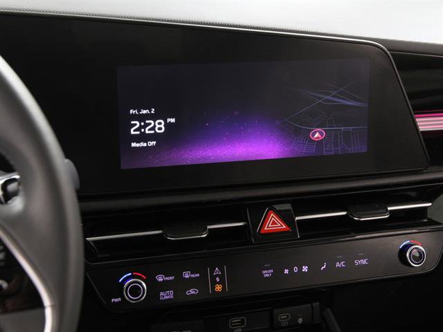Used 2023 Kia Niro EX Touring image 9