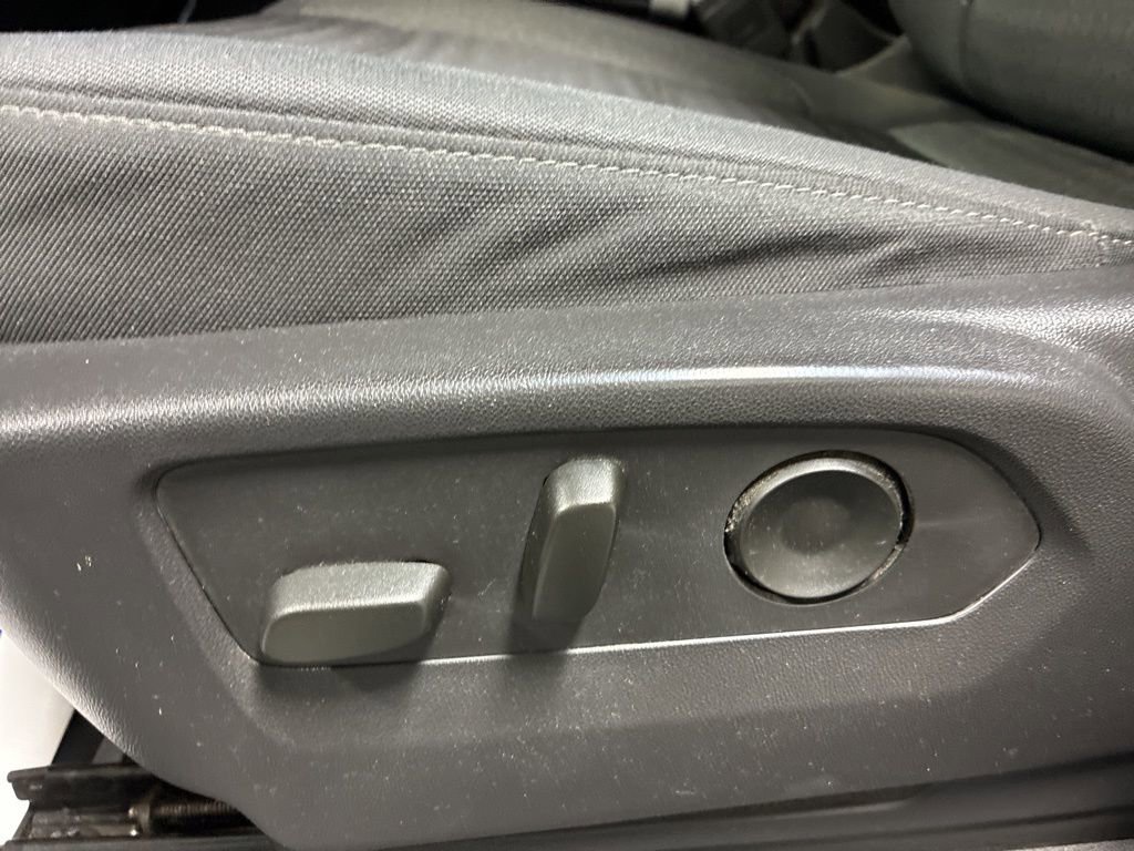 Used 2024 Chevrolet Silverado 2500 LT w/ Convenience Package image 12