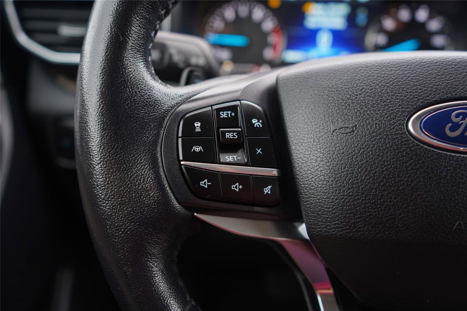 Used 2020 Ford Explorer Limited image 14