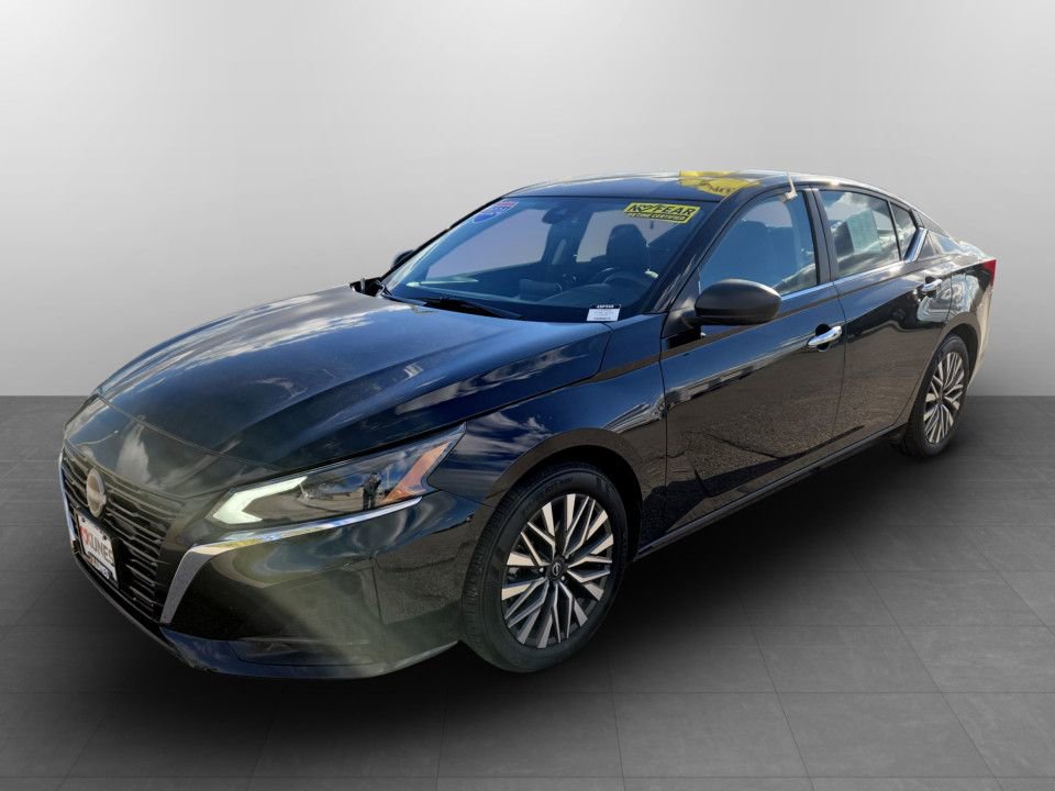 Used 2024 Nissan Altima 2.5 SV image 12