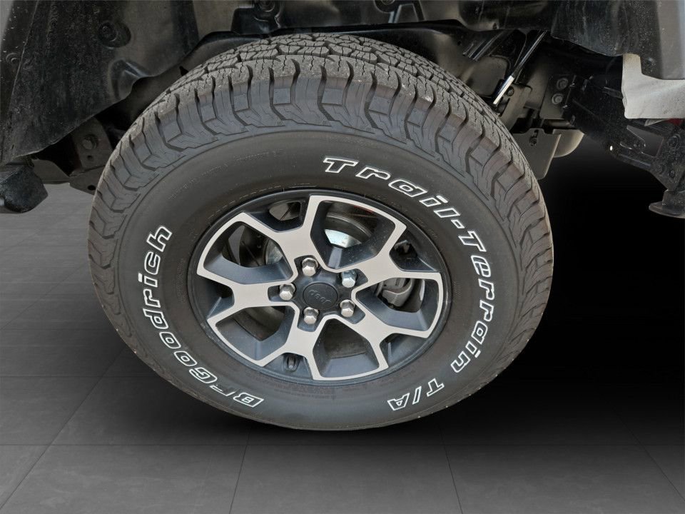 Used 2022 Jeep Wrangler Unlimited Sport image 32