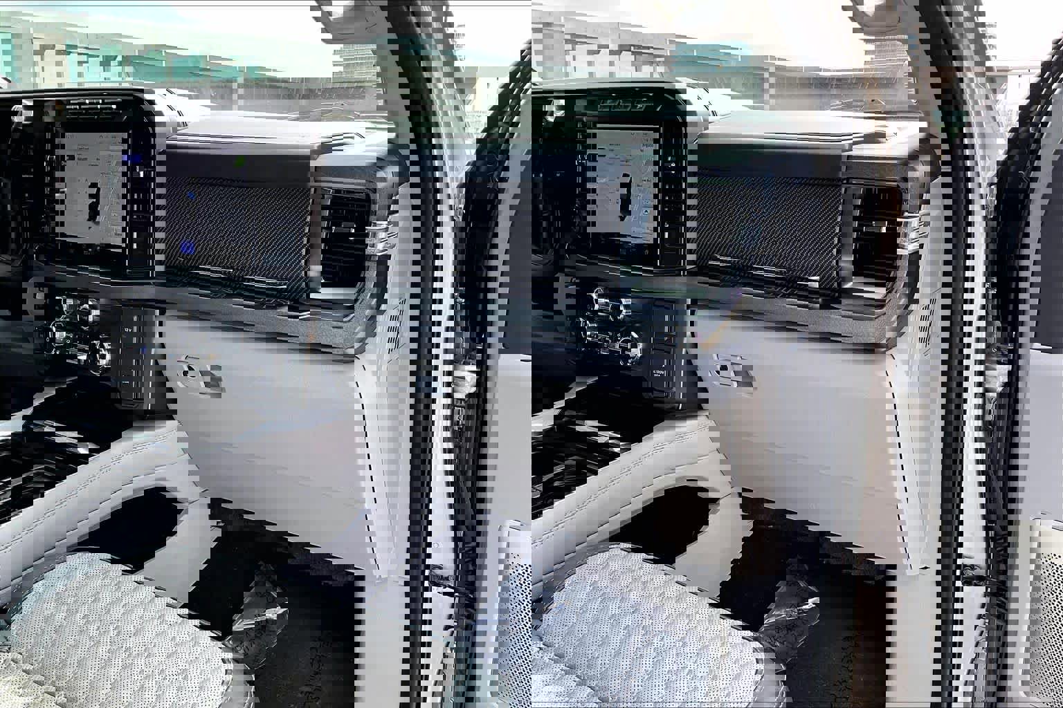 Used 2024 Ford F450 Limited image 22