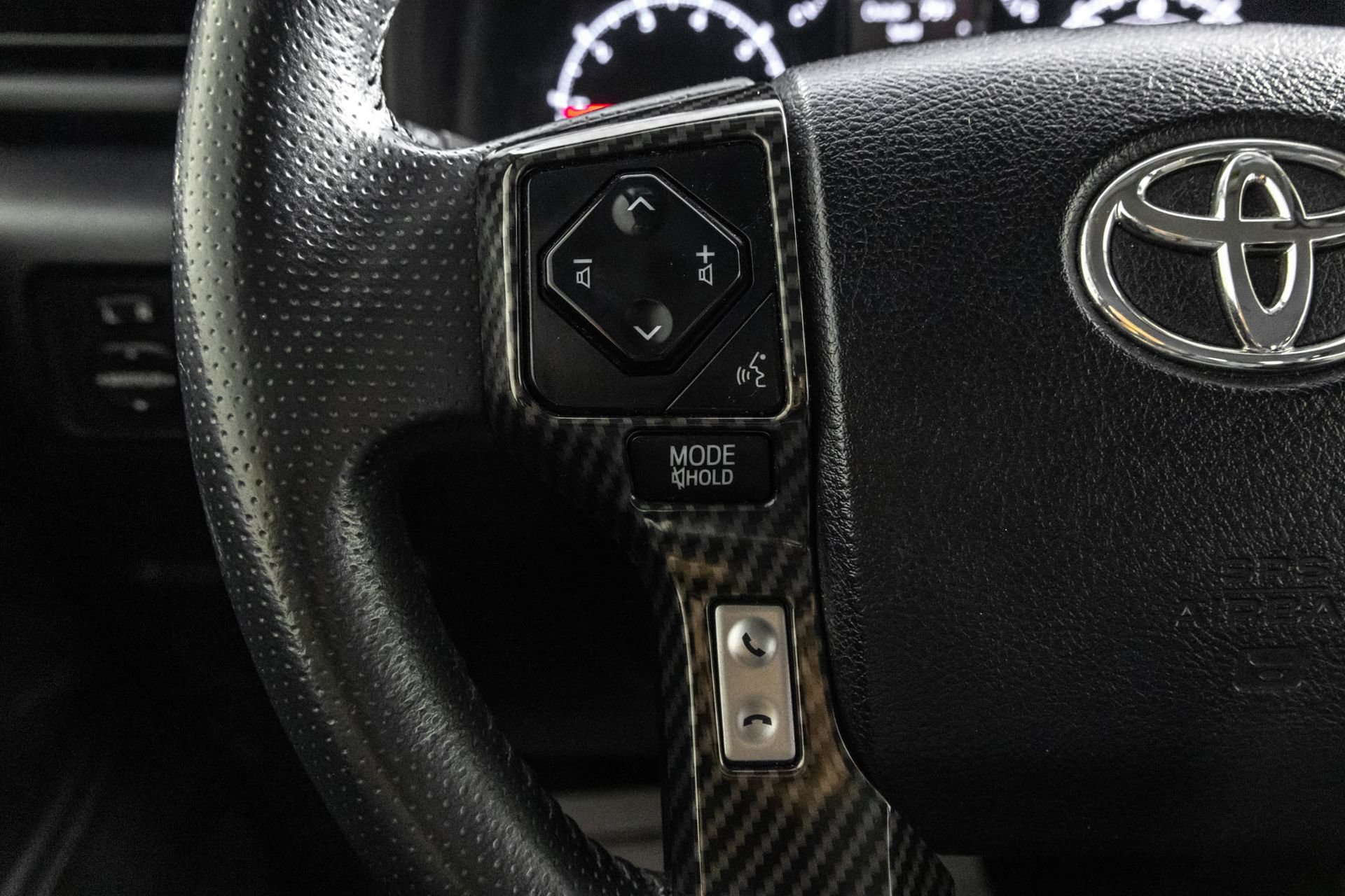 Used 2022 Toyota 4Runner SR5 AWD/4WD image 25
