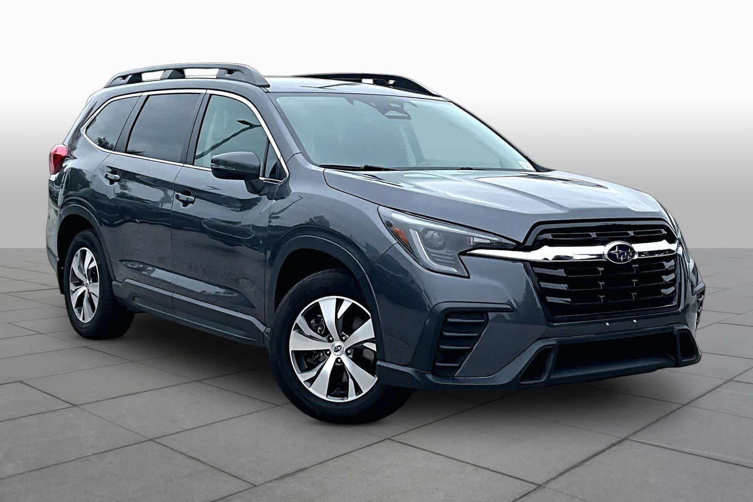 Used 2023 Subaru Ascent Premium w/ Convenience Package AWD/4WD image 3