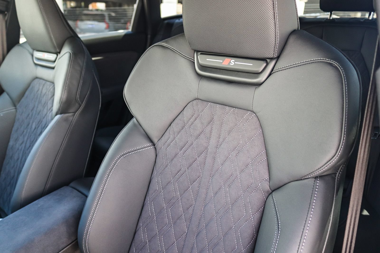 New 2027 Audi SQ6 e-tron Prestige AWD/4WD image 28