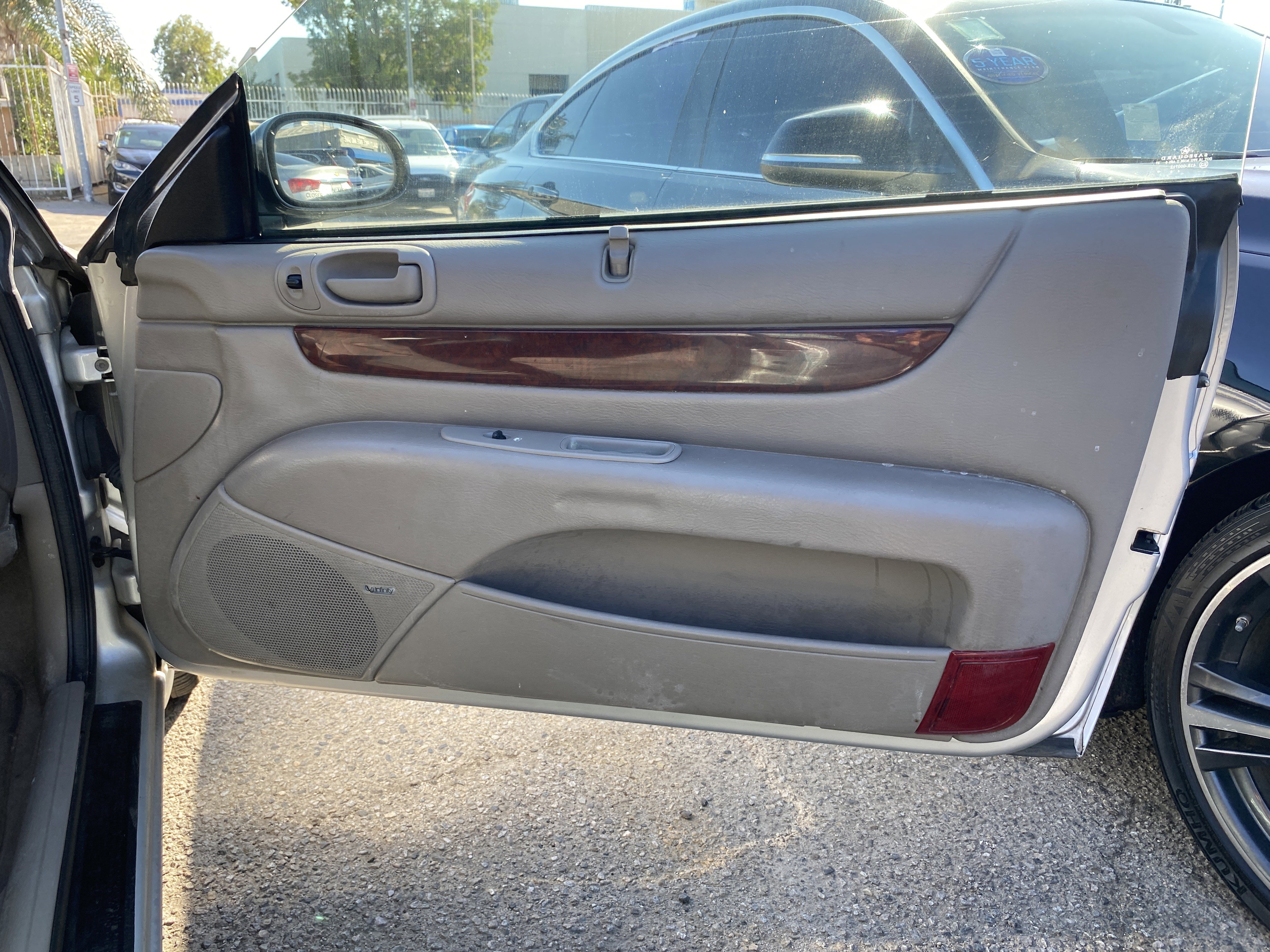 Used 2001 Chrysler Sebring LXi image 14