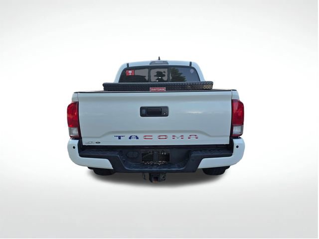 Used 2016 Toyota Tacoma TRD Sport w/ Premium & Technology Package RWD image 9