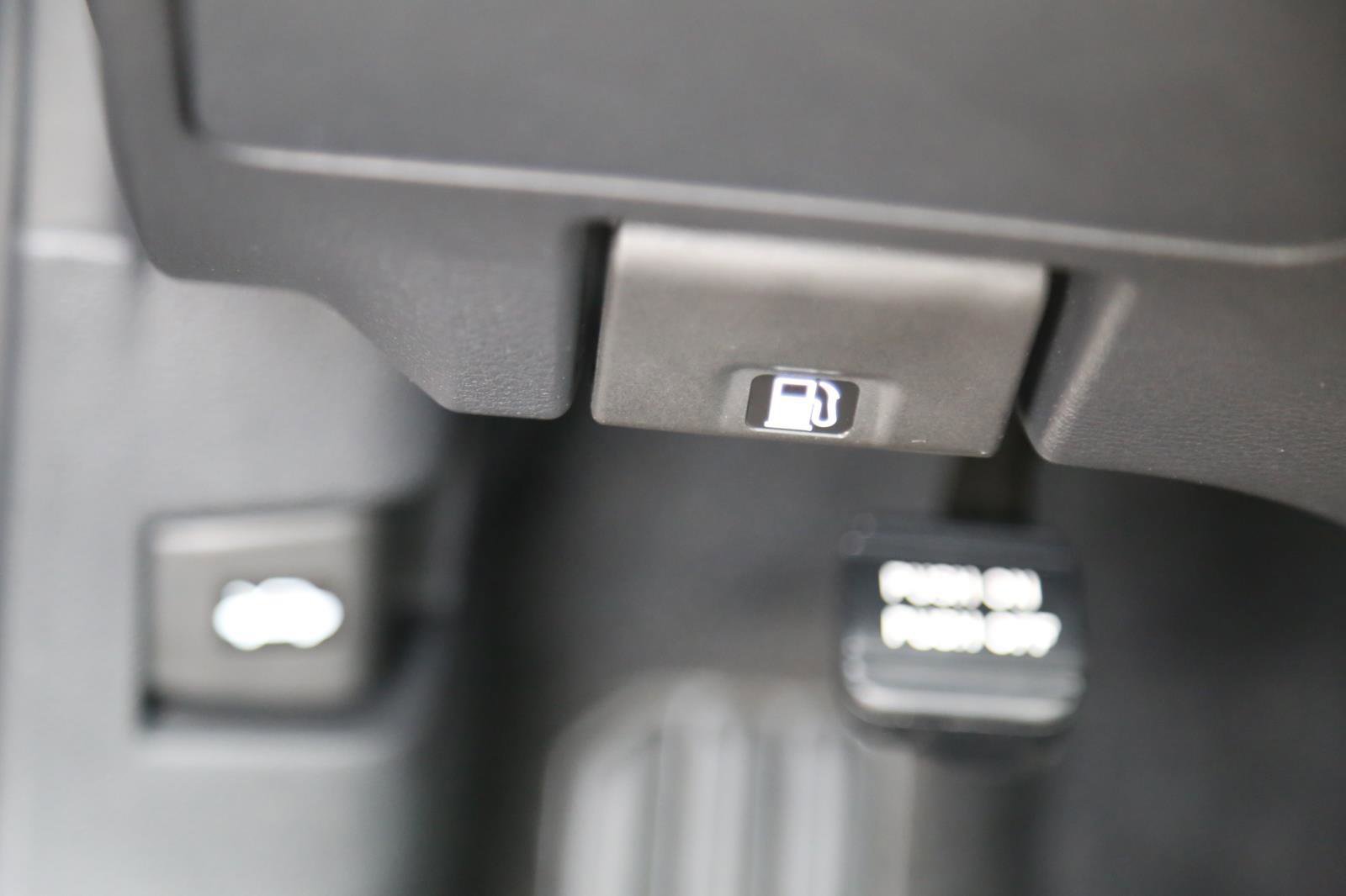 Used 2025 Nissan Altima 2.5 S FWD image 8