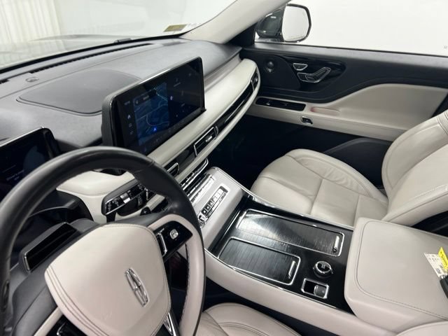 Certified 2025 Lincoln Aviator Reserve w/ Illumination Package AWD/4WD image 22