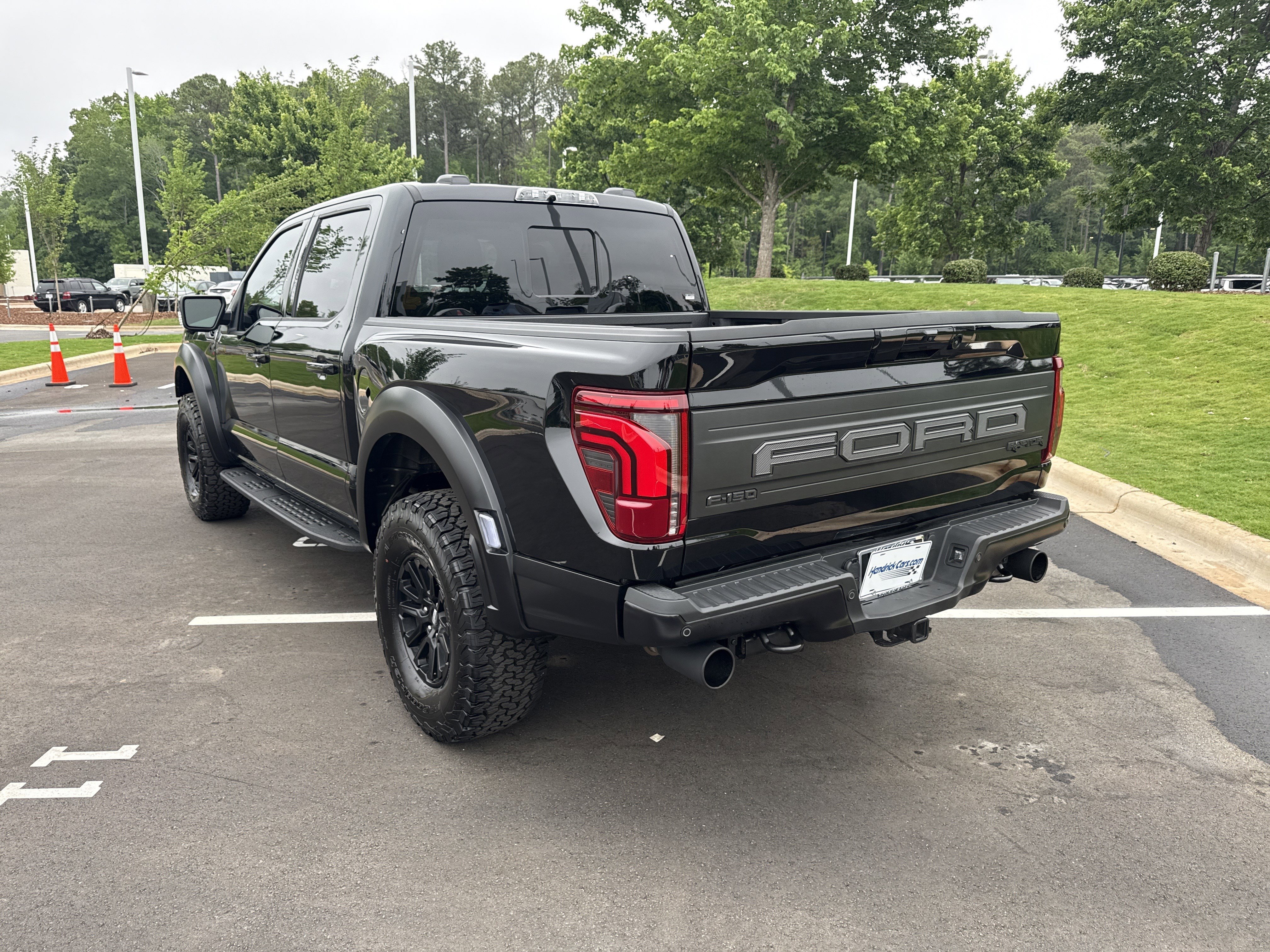 Used 2025 Ford F150 Raptor AWD/4WD image 8