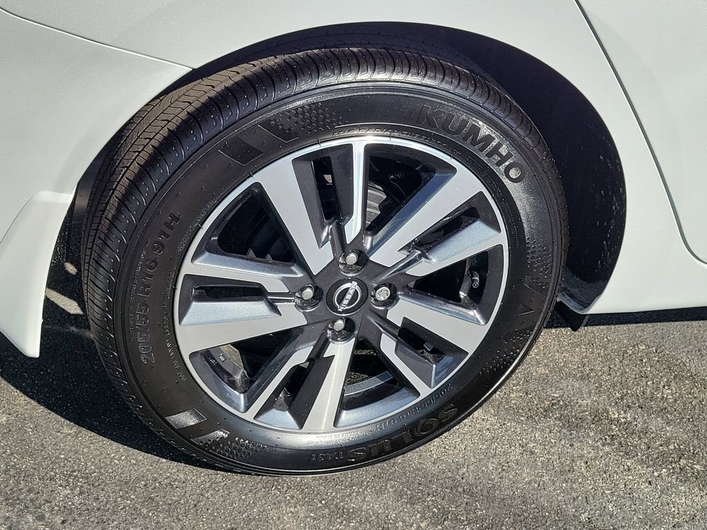 New 2025 Nissan Versa SV w/ Trunk Package image 3