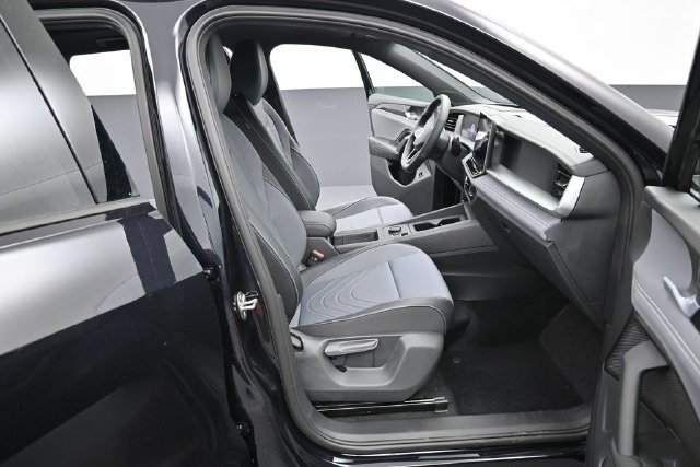 New 2026 Volkswagen Tiguan SE R-Line AWD/4WD image 14