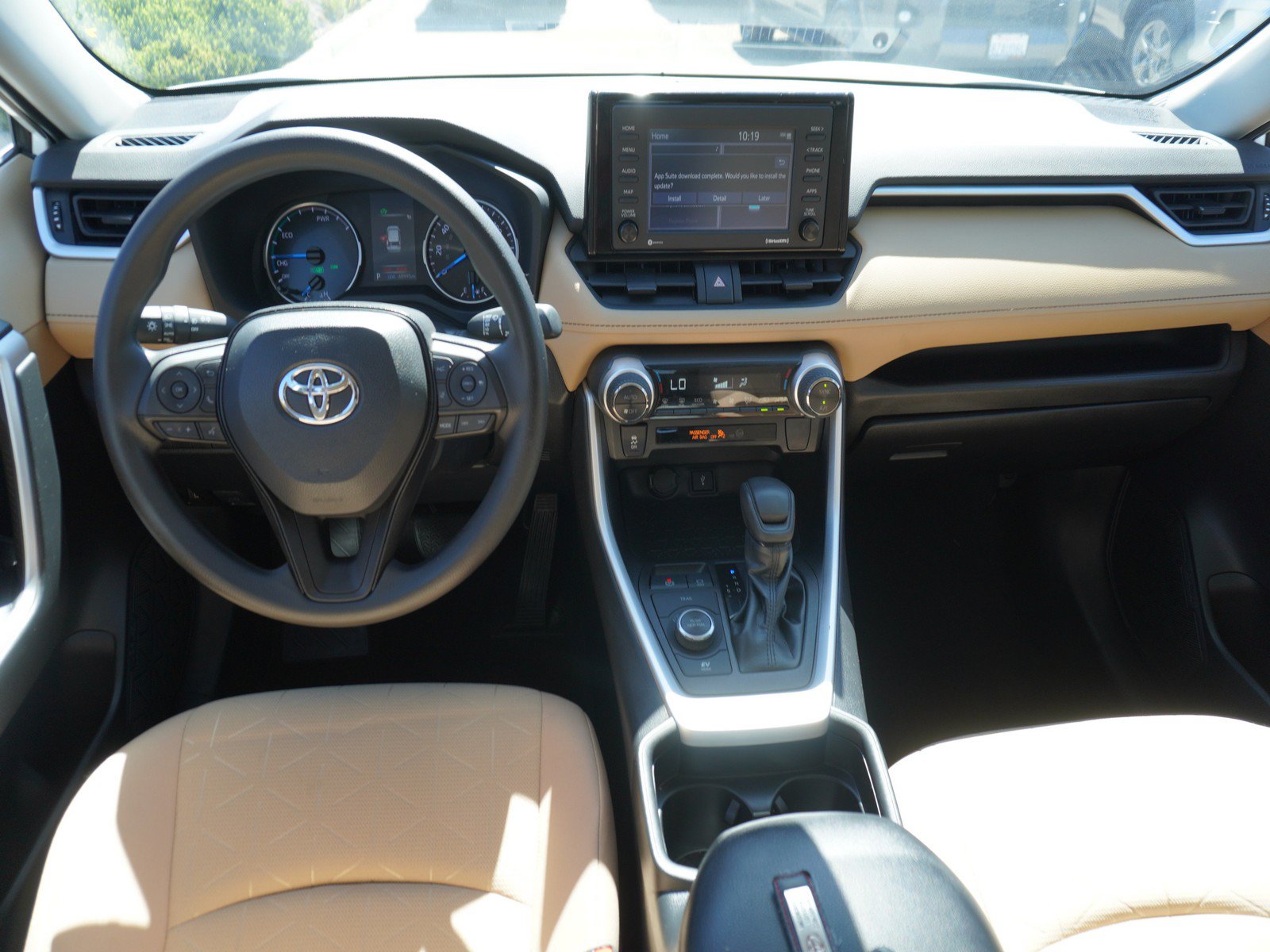 Used 2021 Toyota RAV4 XLE w/ Convenience Package AWD/4WD image 2