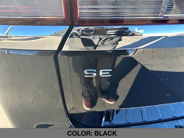 Used 2025 Volkswagen Atlas SE image 9