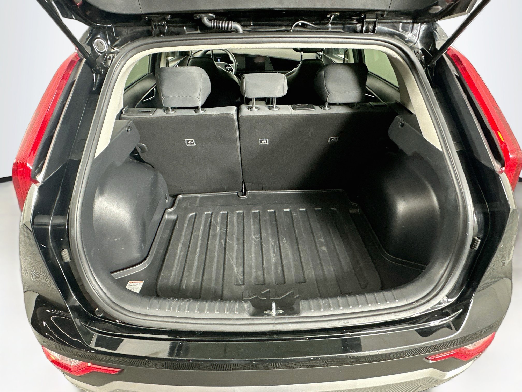 Used 2023 Kia Niro LX FWD image 28