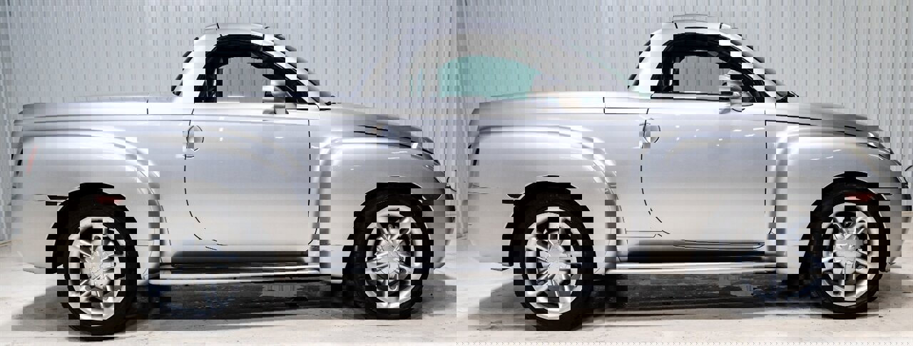 Used 2004 Chevrolet SSR w/ Preferred Equipment Group image 19