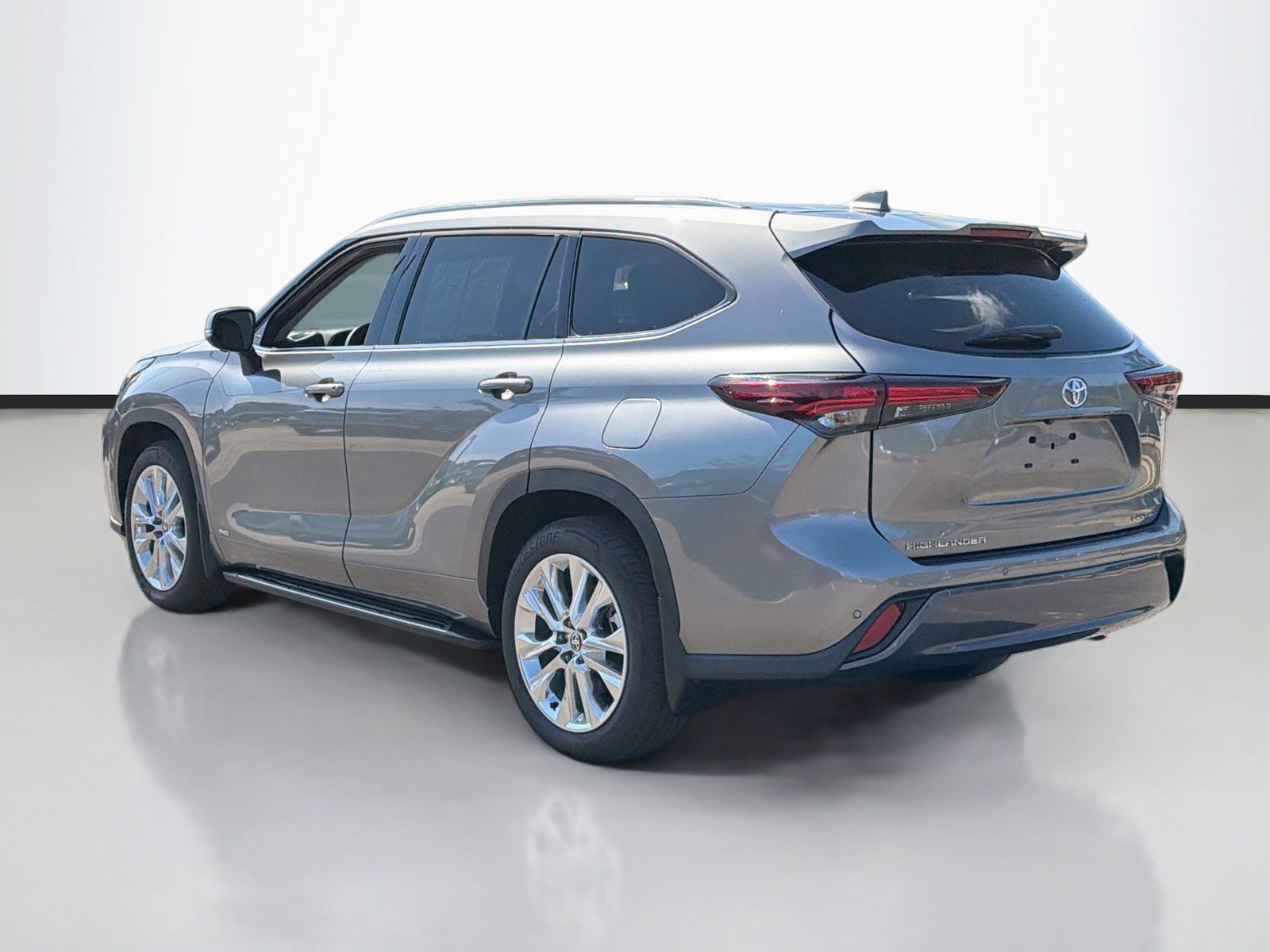 Used 2026 Toyota Highlander Limited AWD/4WD image 7