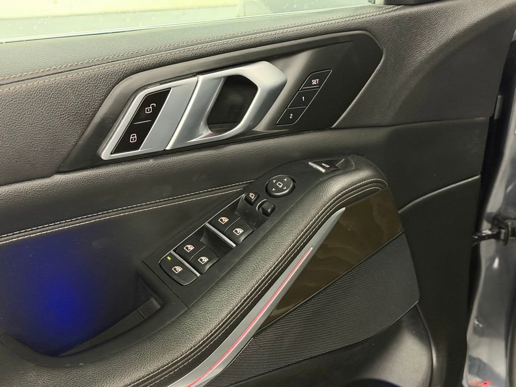 Used 2022 BMW X5 xDrive40i w/ Climate Comfort Package image 15